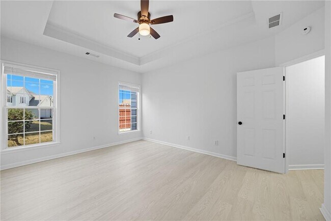 Building Photo - 4000 River Green Pkwy