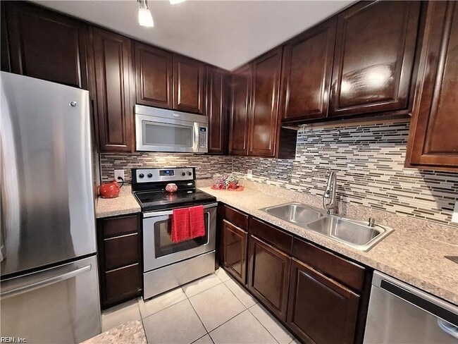 Building Photo - 1312 Sierra Dr