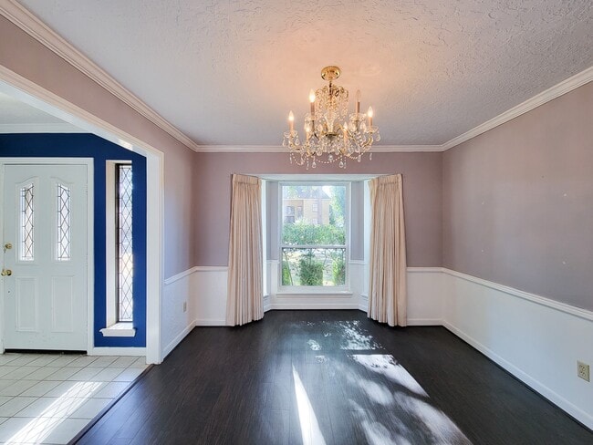 Building Photo - 17326 Ponderosa Pines Dr