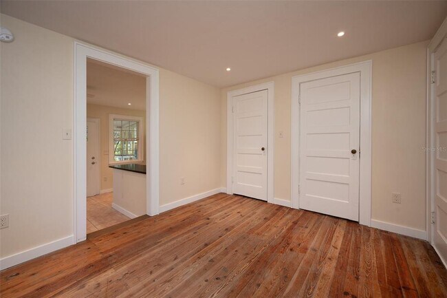 Building Photo - 318 NW 24th St