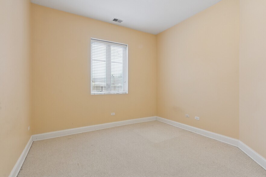 Building Photo - 2801 W Ardmore Ave