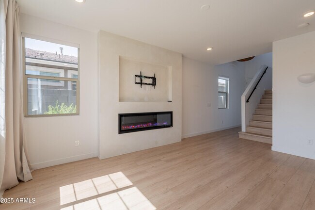 Building Photo - 4831 S Molly