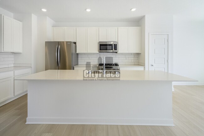 Building Photo - 6574 Halsey St