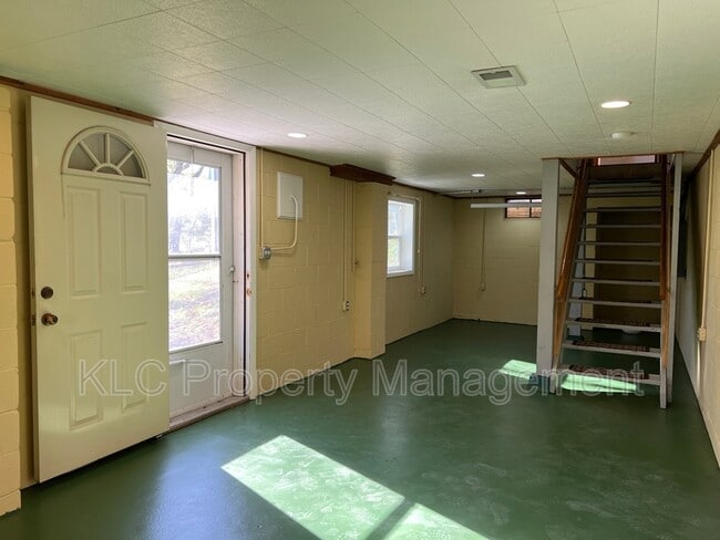 Building Photo - 3307 Gleaves Ct