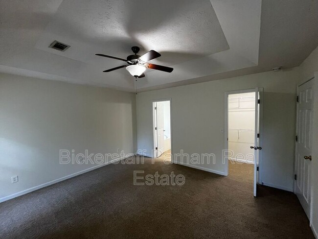 Building Photo - 20 Redwood Dr