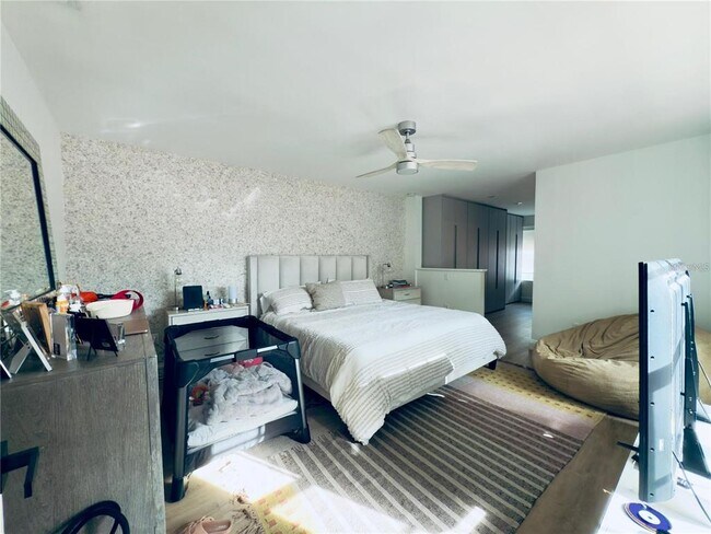 Building Photo - 8113 Breeze Cove Ln