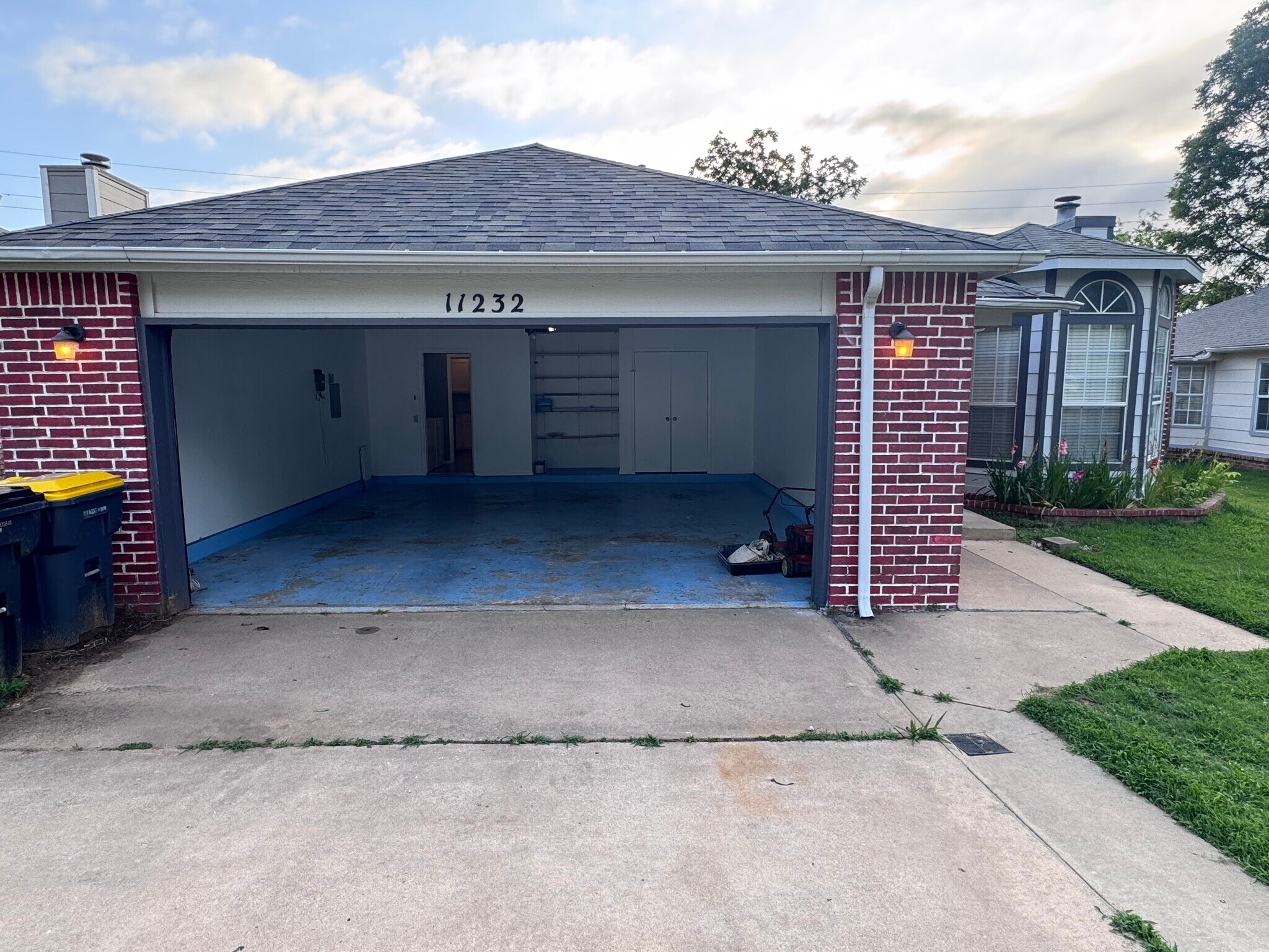 Building Photo - 11232 S Nandina Ave