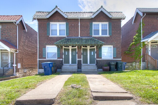 Building Photo - 5012 Chippewa St