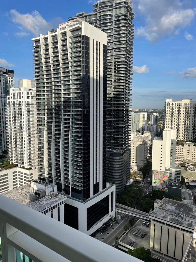 Building Photo - 951 Brickell Ave