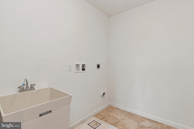 Building Photo - 508 Charleston Dr