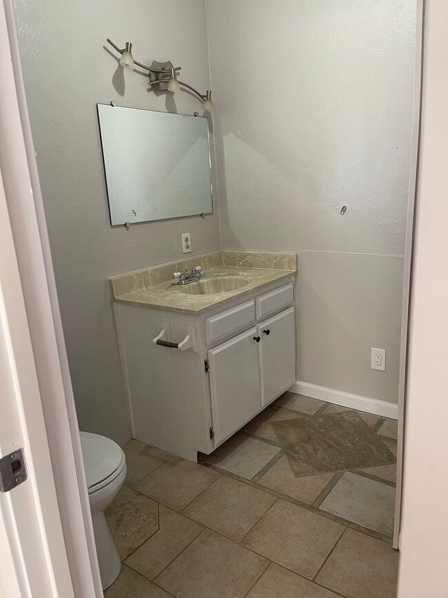 Building Photo - Quaint 1 Bedroom, 1 Bath Home in Grants Pass