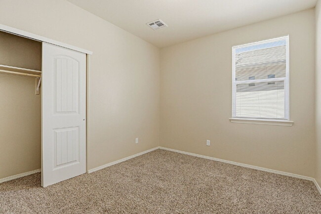 Building Photo - 10624 Hidden Chapel Pl