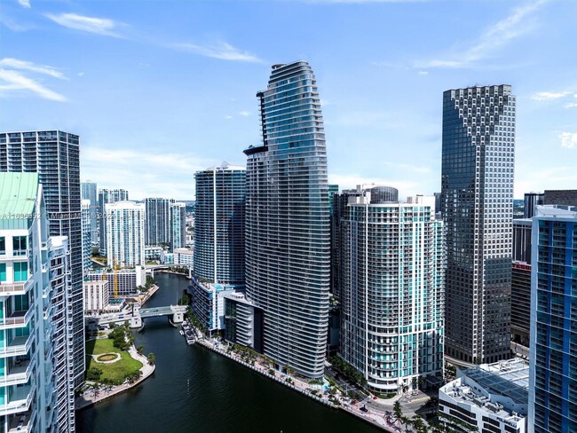 Building Photo - 300 Biscayne Blvd Way