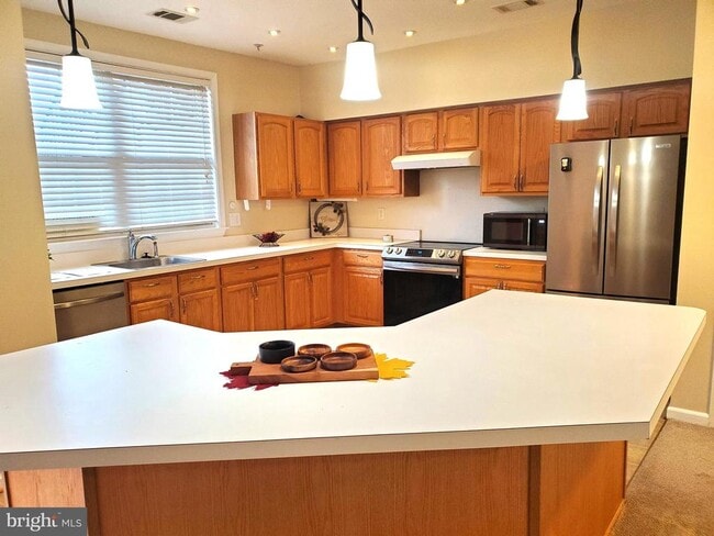 Building Photo - 2433 Wentworth Dr