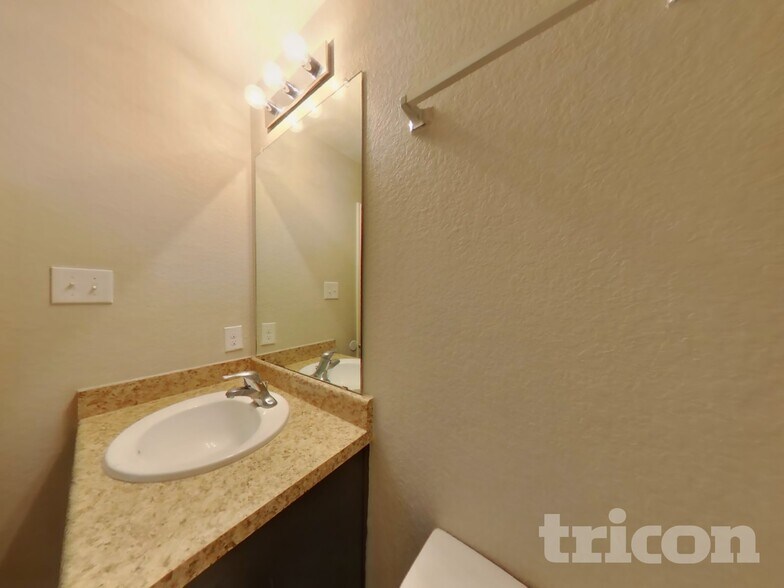 Building Photo - 2902 Hypatia Meadow