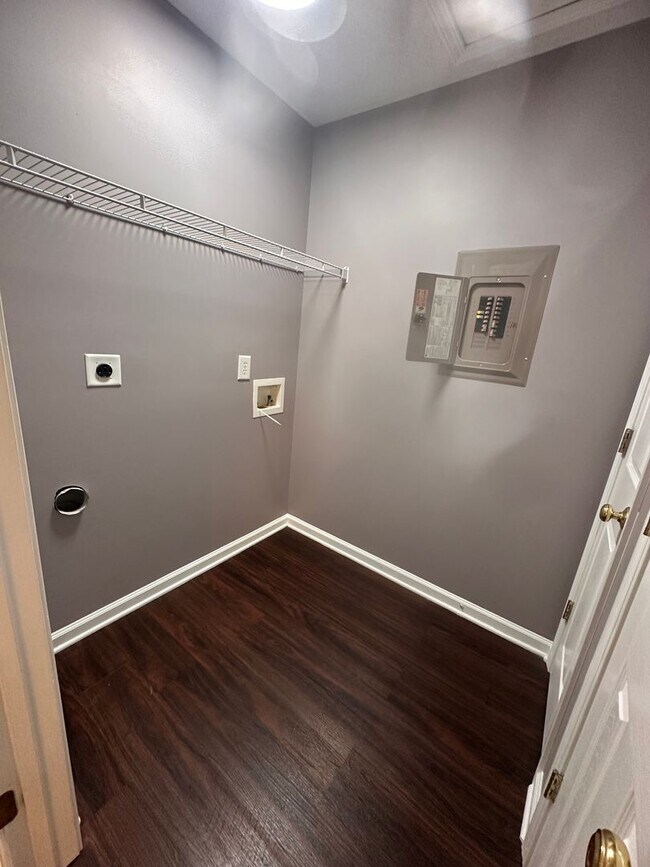 Building Photo - Cozy 2BR 2BA Condo in High Point