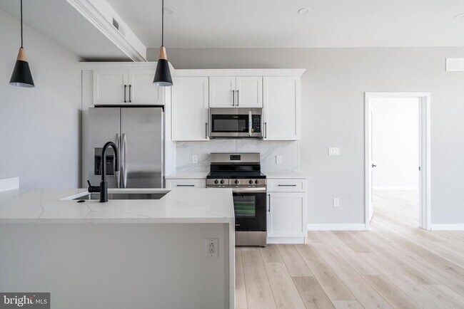 Building Photo - 2401 Washington Ave