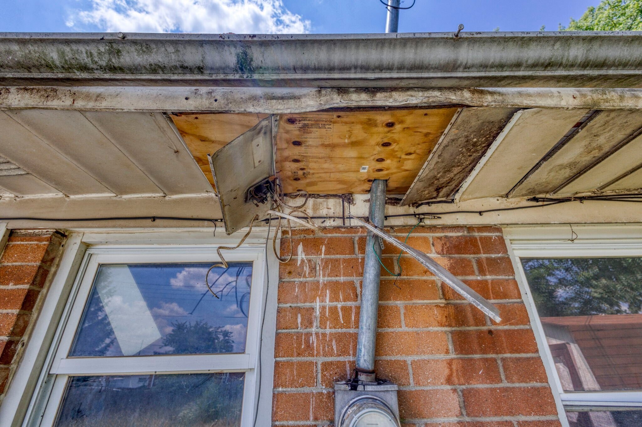 Building Photo - 3205 Menominee Ave