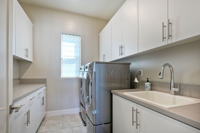 Building Photo - 13710 Goldenpine Trl