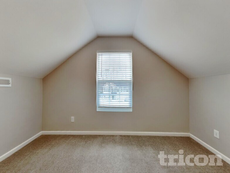 Building Photo - 129 Ridgemoore Ct