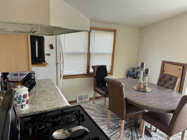 Building Photo - 3827 E Edgerton Ave