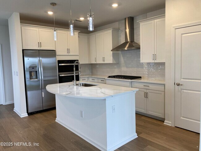 Building Photo - 214 Water Elm Walk