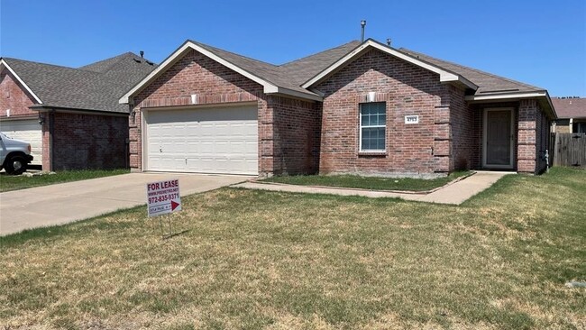 Building Photo - 7825 Silveridge Dr