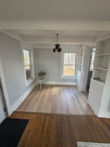 Building Photo - 303 N State