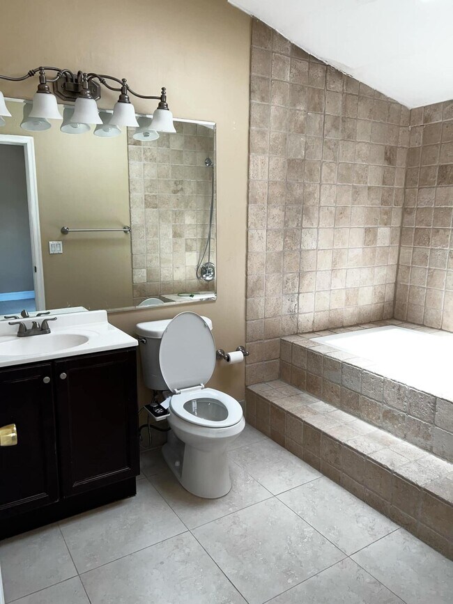 Building Photo - 8362 Dynasty Dr