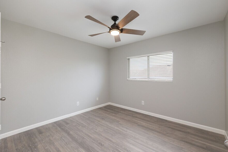Building Photo - 25130 Longbranch Run