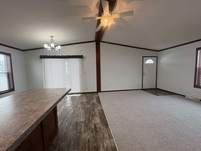 Building Photo - 1603 Summer Park Dr