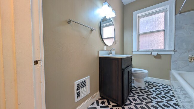 Building Photo - 5042 Mardel Ave