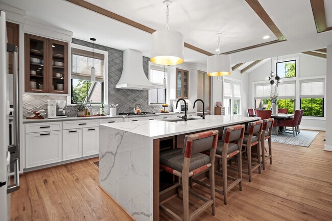 Building Photo - 3618 Graythorne Dr