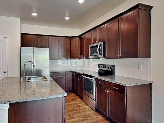 Building Photo - 2997 E S Village Dr