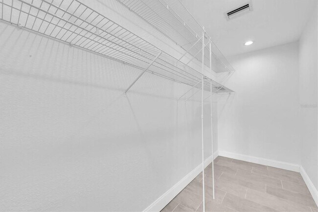 Building Photo - 404 Normandy Rd