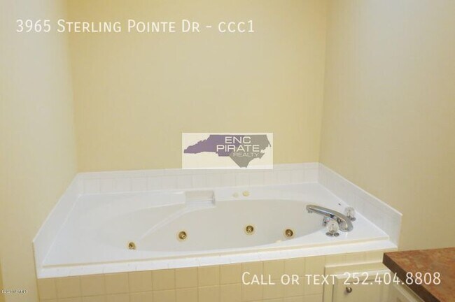 Building Photo - 3965 Sterling Pointe Dr