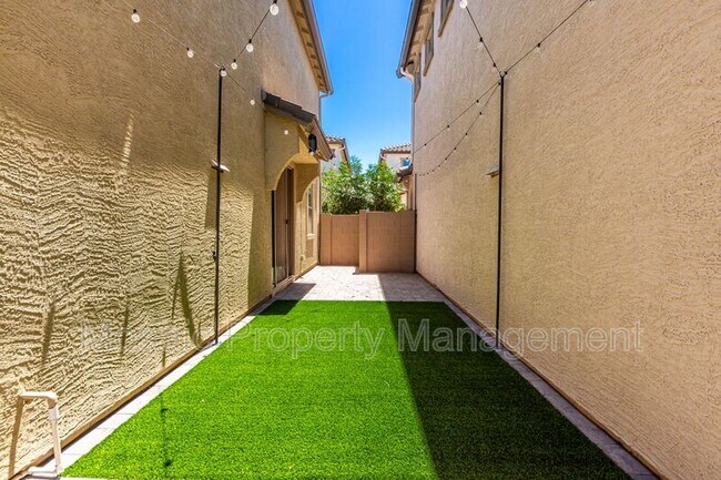 Building Photo - 4046 S 58th Ln