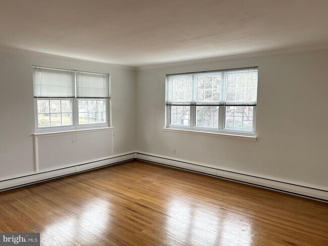 Building Photo - 1223 Drexel Ave