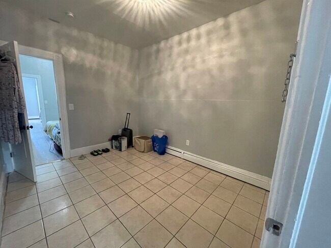 Building Photo - 2018 Bergenline Ave