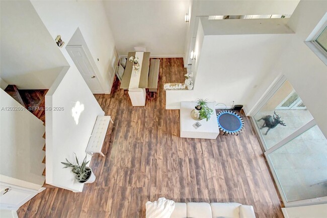 Building Photo - 16339 Malibu Dr