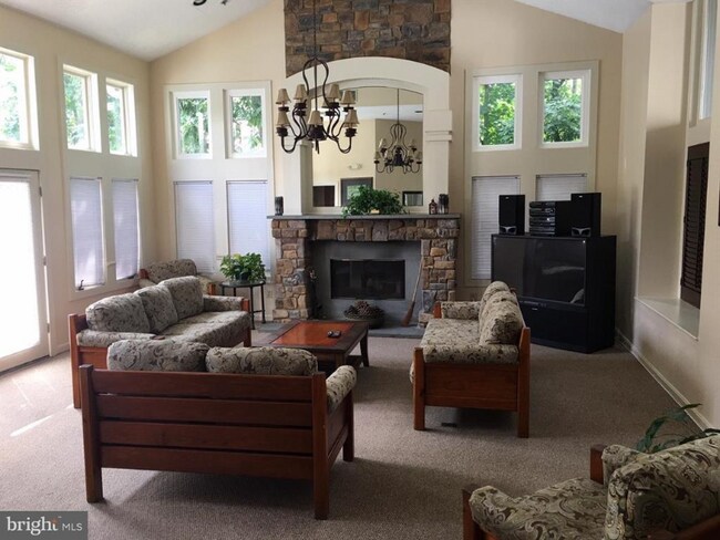 Building Photo - 13058 Autumn Woods Way