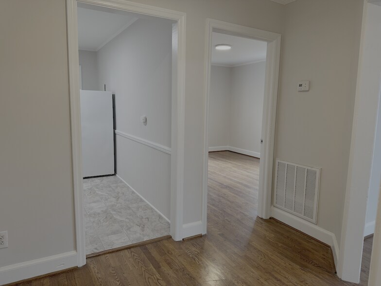 Building Photo - 610 S Broad St