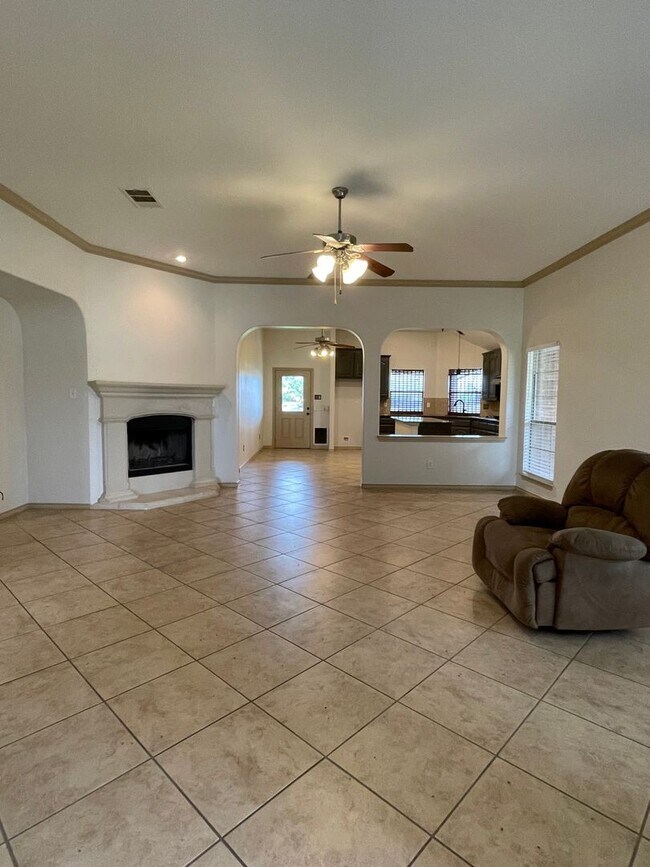 Building Photo - Beautiful Tehama Ridge Home in Cul-de-sac ...