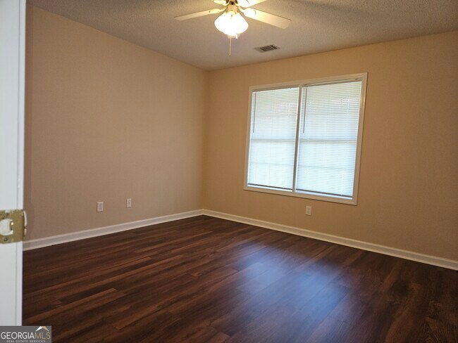 Building Photo - 1210 Beaver Creek Dr