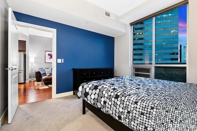 Building Photo - 2001 Lincoln St