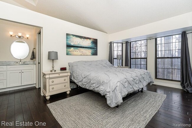 Building Photo - 7086 Danbrooke Ct