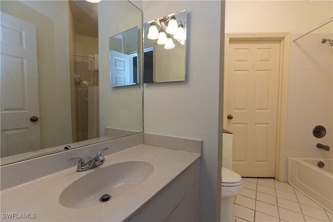 Building Photo - 12040 Summergate Cir