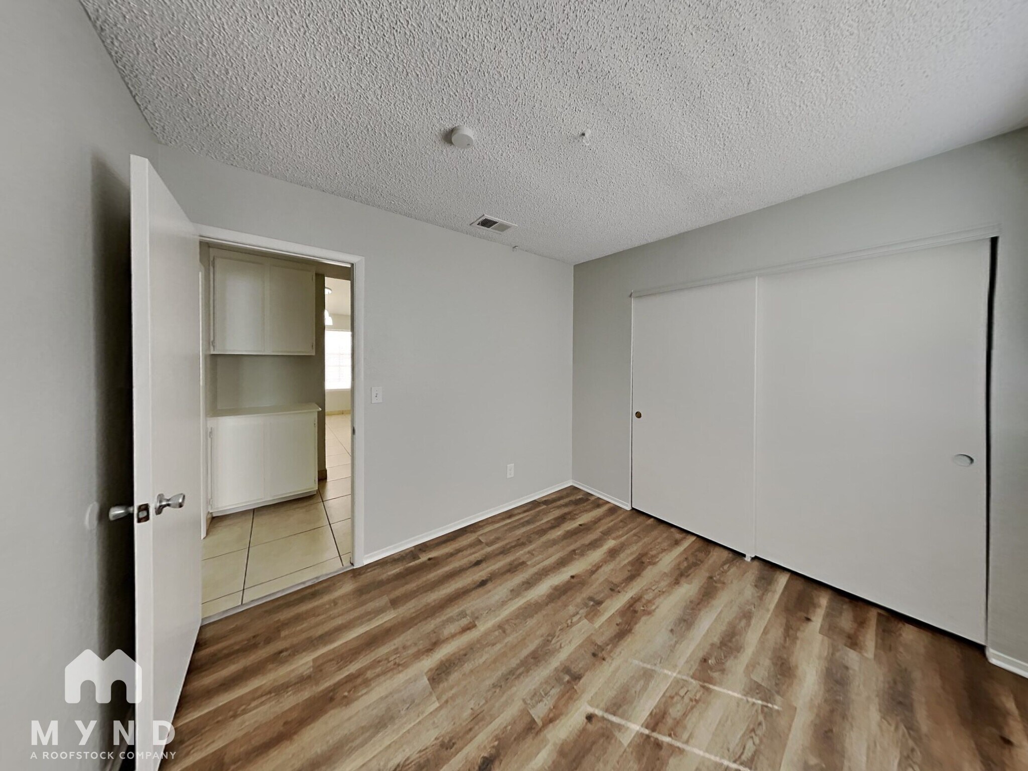 Building Photo - 1328 Sun Point Dr