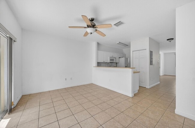 Building Photo - 1575 NE 33rd Ave