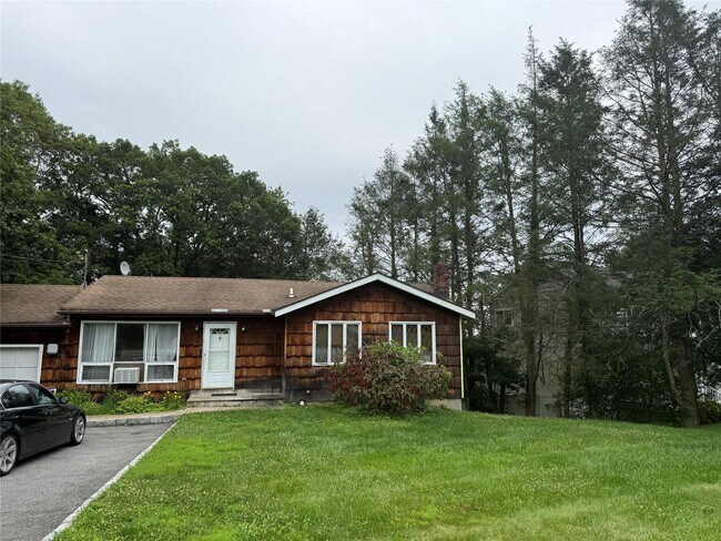 Building Photo - 33 Mi-Anna Dr